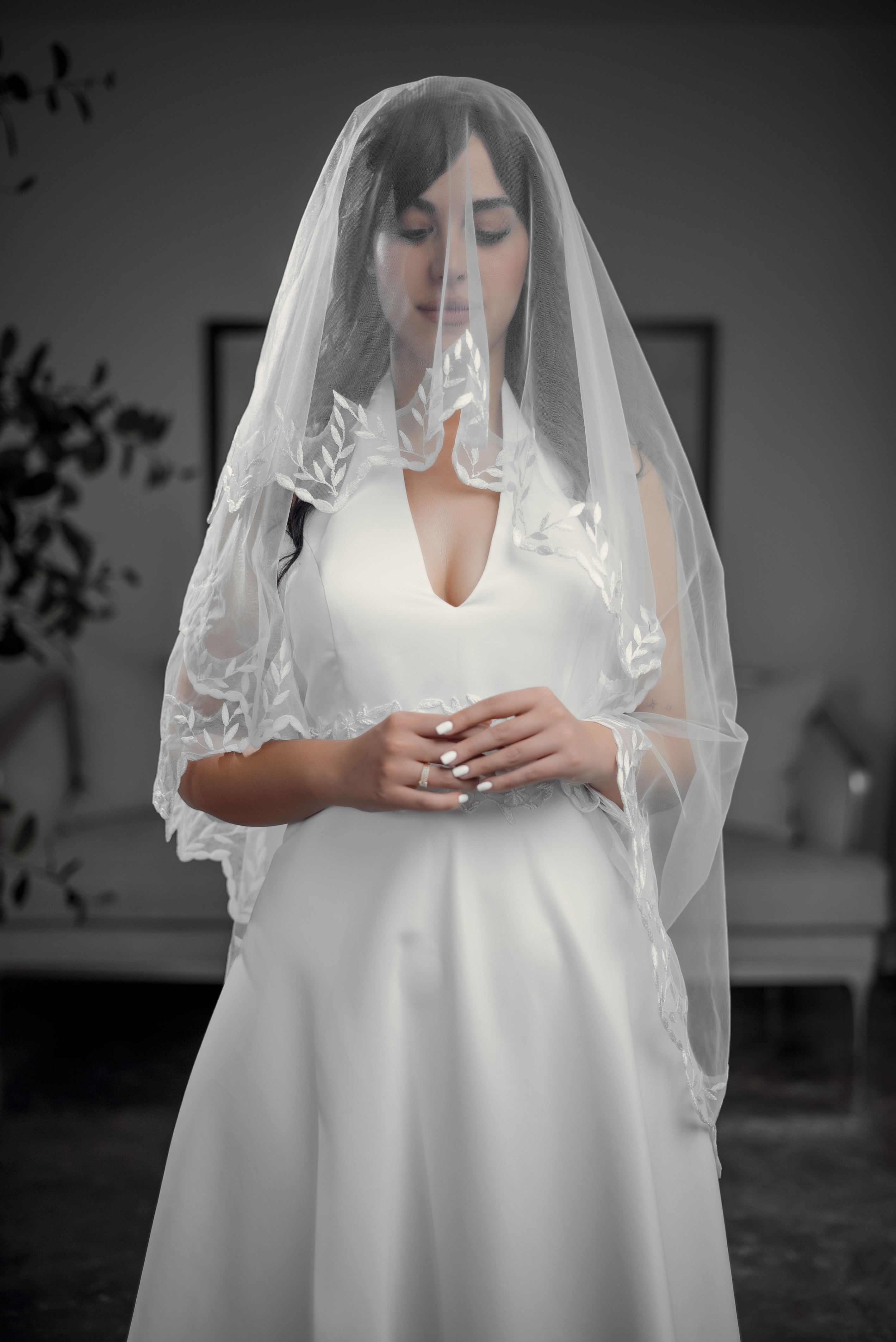 EMBROIDERED MANTILLA VEIL