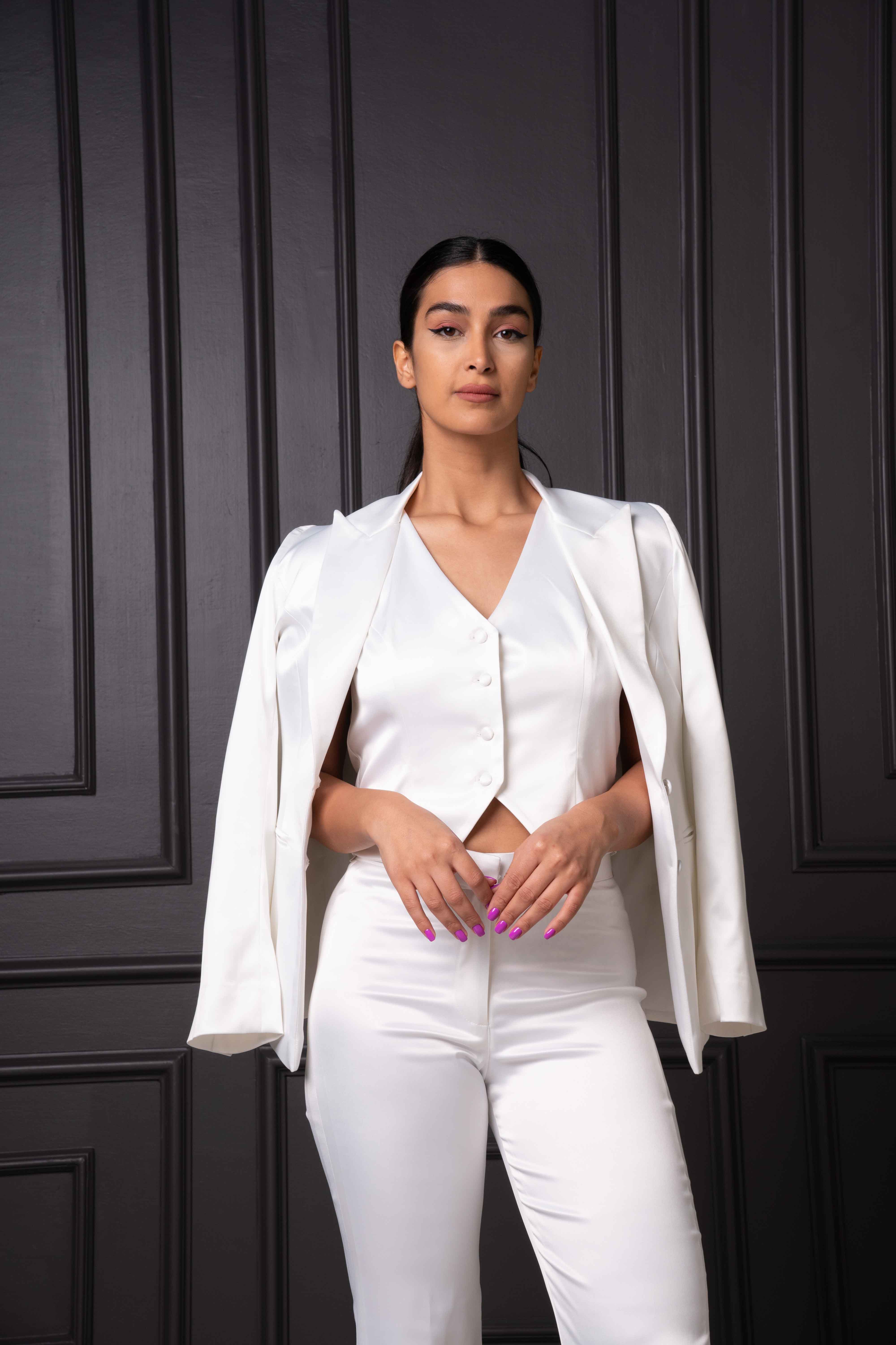 WHITE AURA SUIT